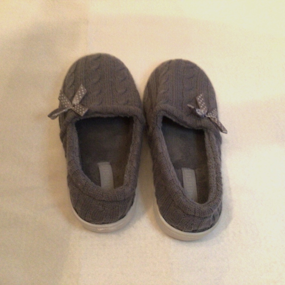 Girl’s House Slippers with Bow -Size 3 Grey